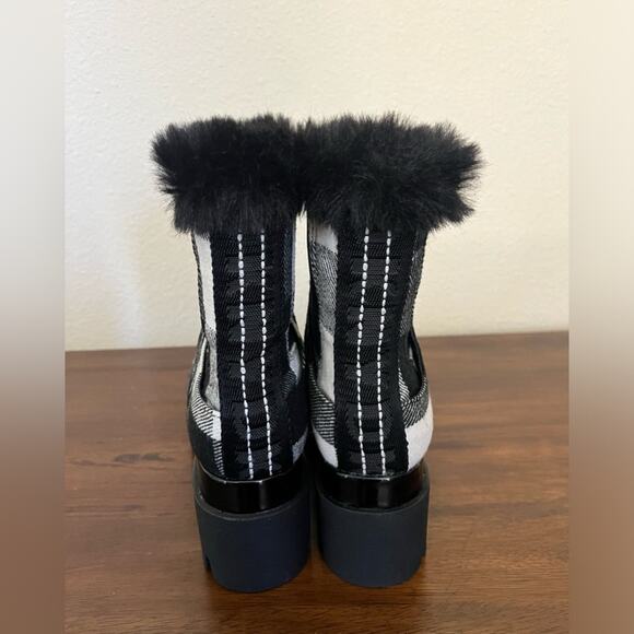 New DKNY Bax Chelsea Black Bootie Wedge Faux Fur Almond Toe Plaid Print academia - Picture 4 of 12
